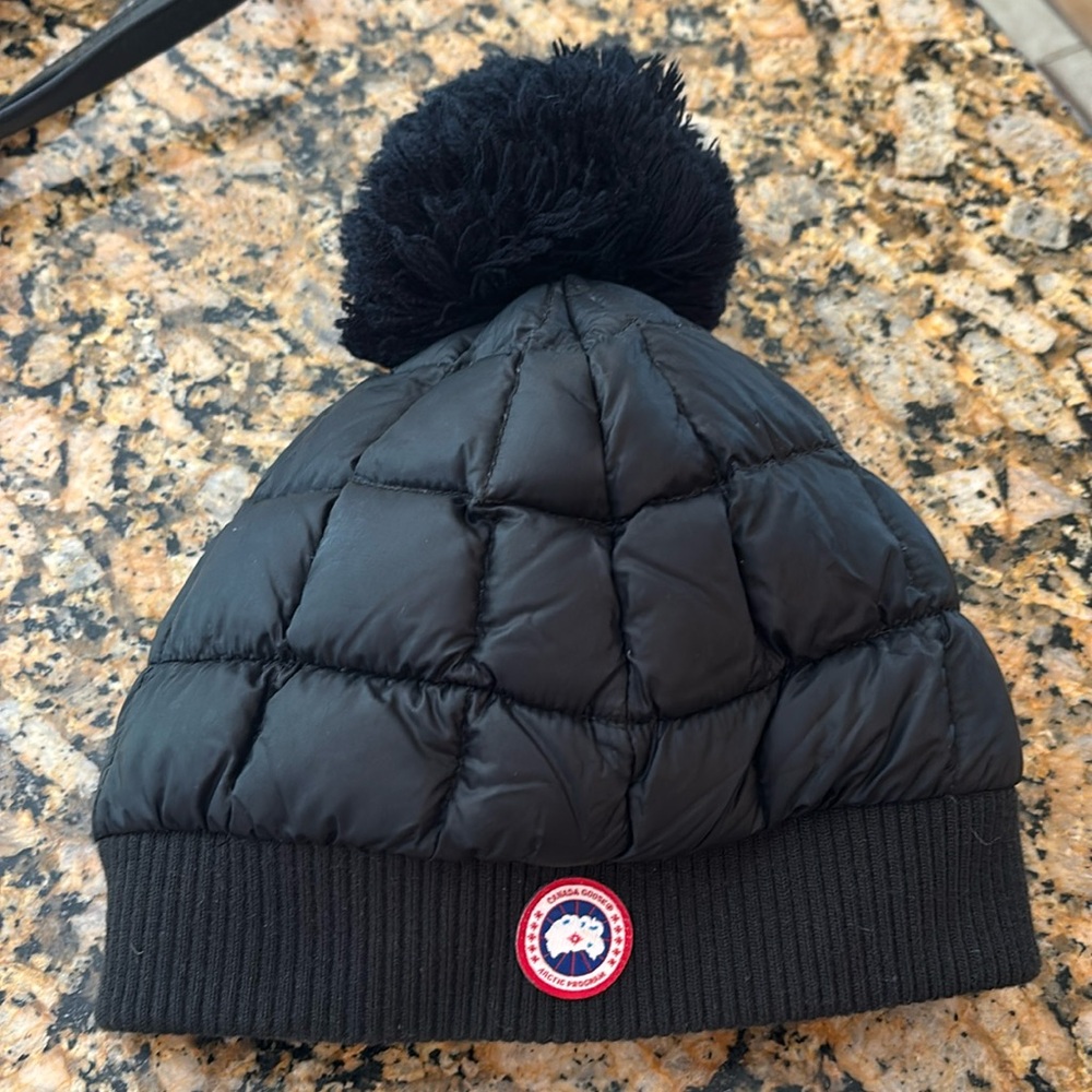 Canada Goose Quilted Down Pom Beanie L/XL